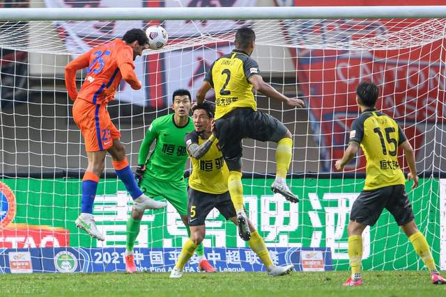 广州队和卡纳瓦罗重签,广州队队史最艰难的赛季