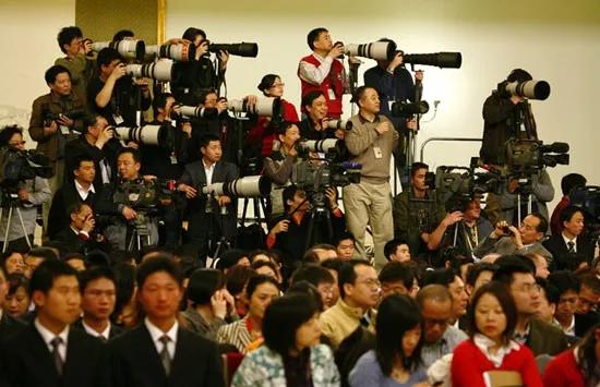 接受记者采访技巧,记者采访的技巧和套路