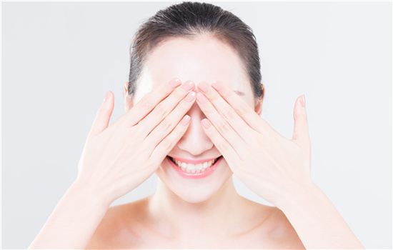 瑷尔博士水乳和cemoy水乳哪个好用,cemoy极地水乳和白金水乳什么区别