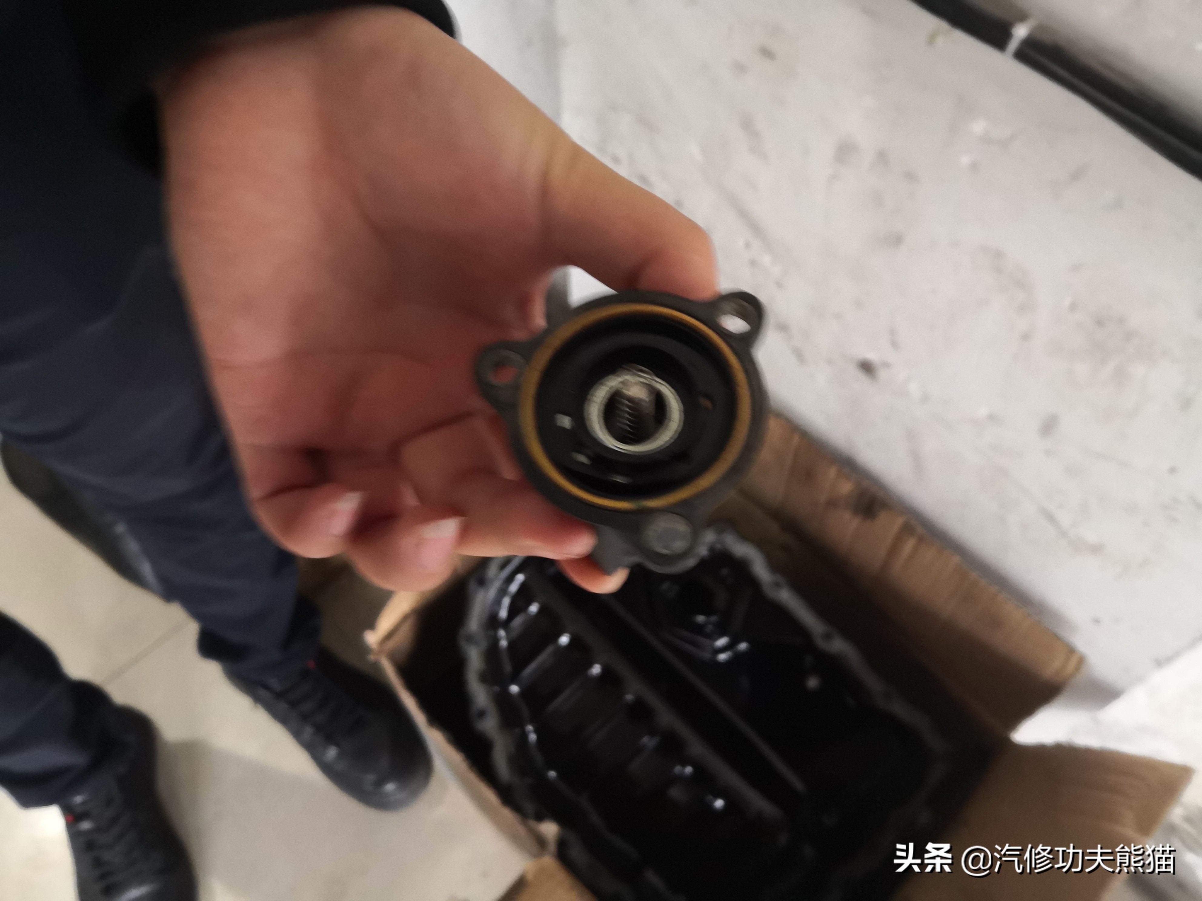 dsg双离合起步抖动有异响,大众帕萨特3.0v6发动机烧机油