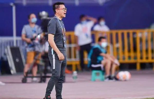 别大爷送战友泰达故土辞行施蒂利克·吟