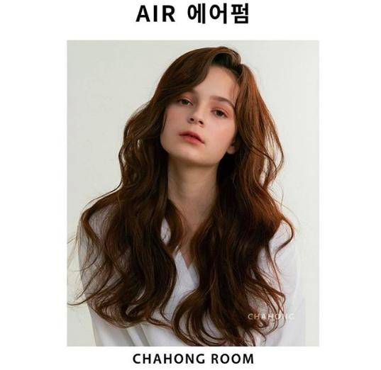 贝小七剪发视频,安娜和贝小七