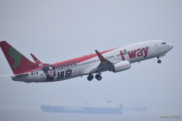 韩国明星收到粉丝的礼物感动哭了,韩国明星收到昂贵礼物