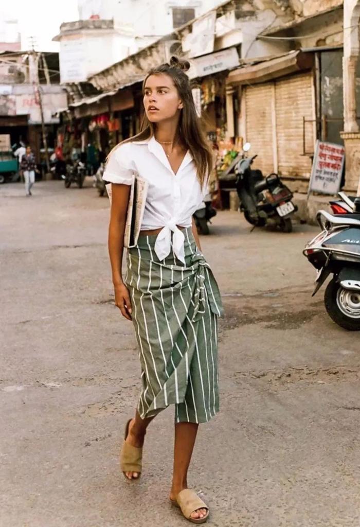 有小肚腩的小个子女生夏季怎么穿,适合有小肚腩的短上衣