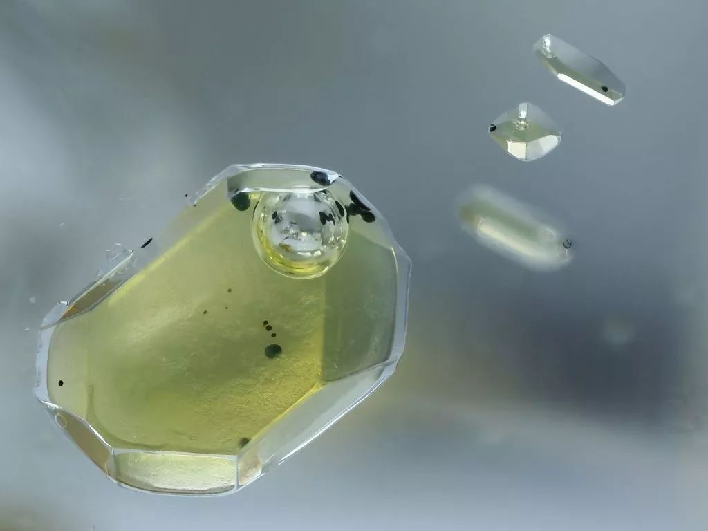 如何辨别水晶是真的还是假的,哪种水晶造假成本比真品还高