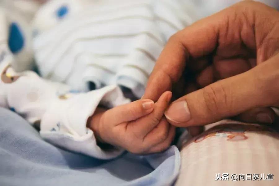 女儿患肿瘤90后母亲求助,妈妈女儿被确诊恶性肿瘤