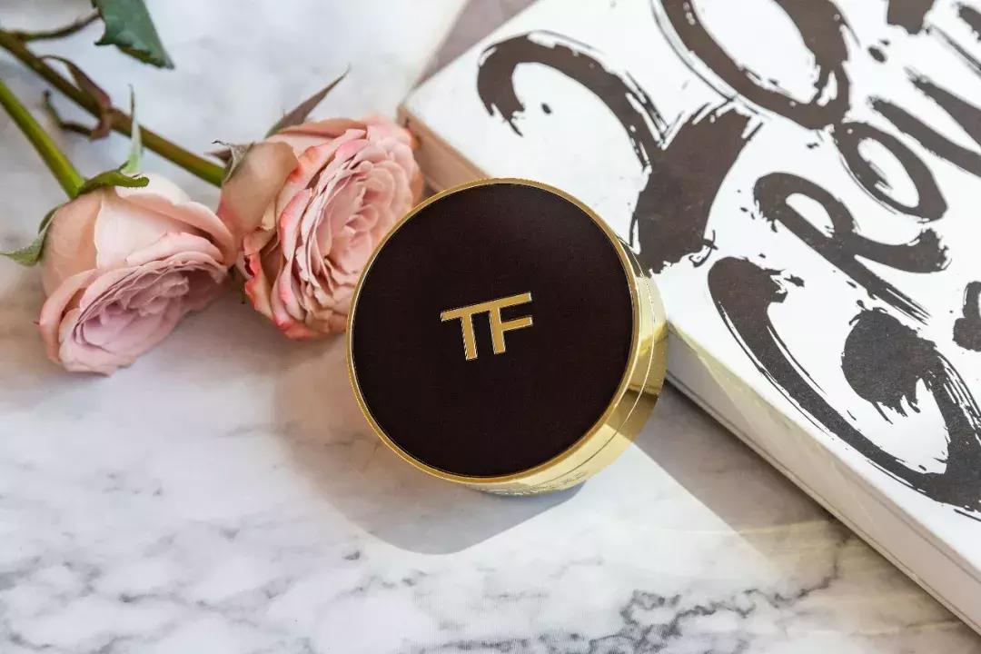 夏天简单精致的日常妆容,夏天轻感妆容必备