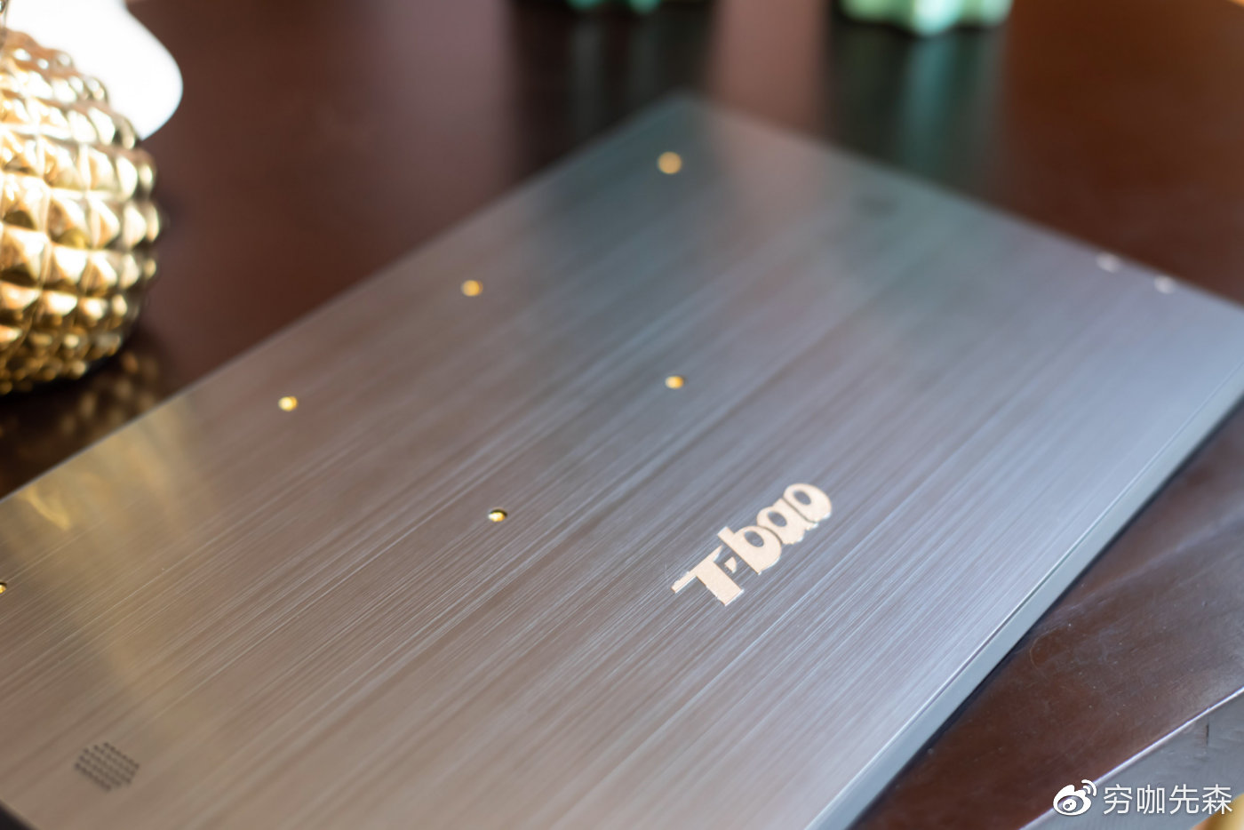 一款可以带出门的“显示器”——天宝T15便携显示器