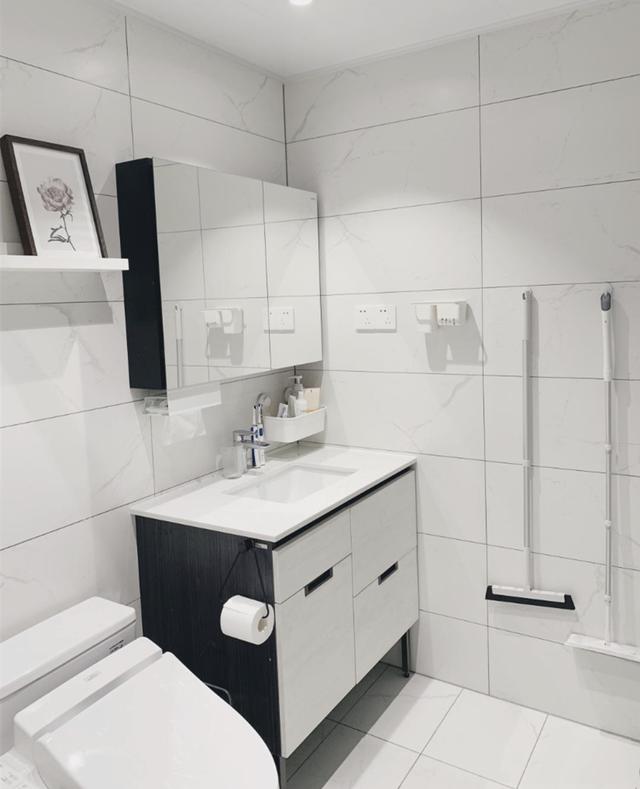 新房装修卫生间地面渗水怎么办,装修卫生间地面水泥灰怎么处理