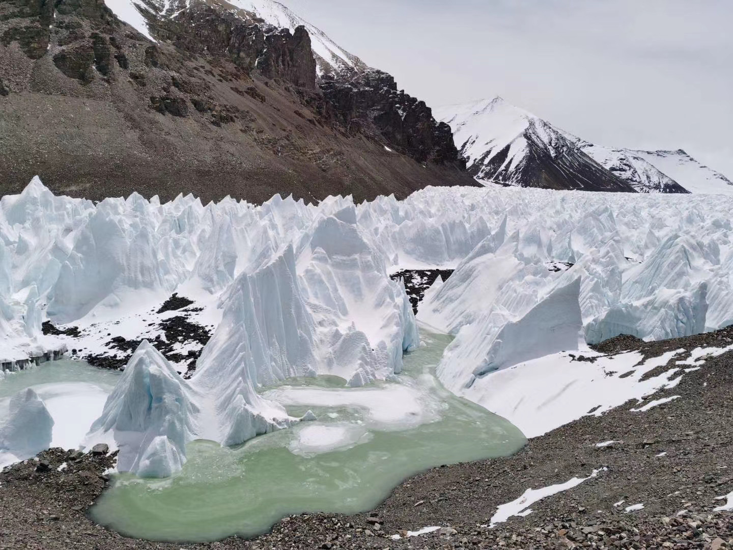 我带着巴塞罗那，登顶了珠峰