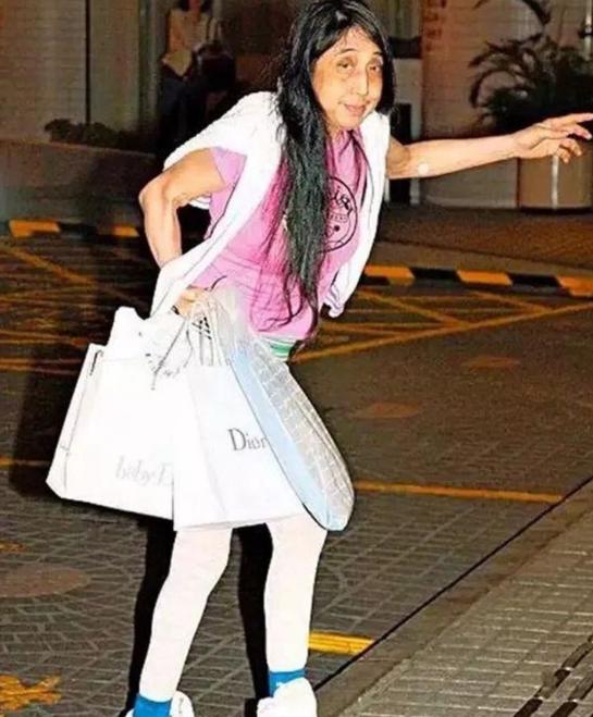 何鸿燊原配夫人黎婉华家庭背景,何鸿燊原配黎婉华惊艳旧照