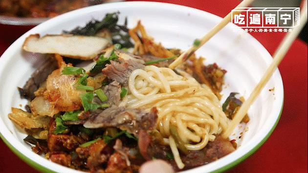 桂林本地人爱吃的桂林米粉,一碗桂林米粉吃出了我儿时味道