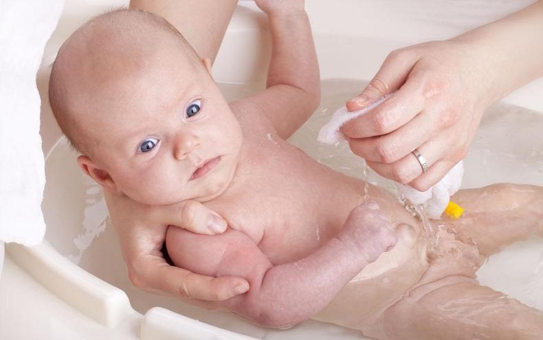 宝宝中暑了怎么办最快解决方法,宝宝夏天中暑了怎样处理