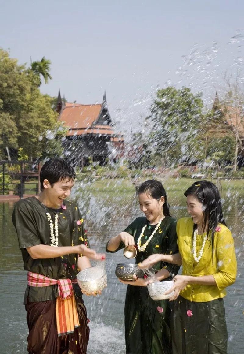 泰国清迈泼水节英文,泰国清迈泼水节自驾游