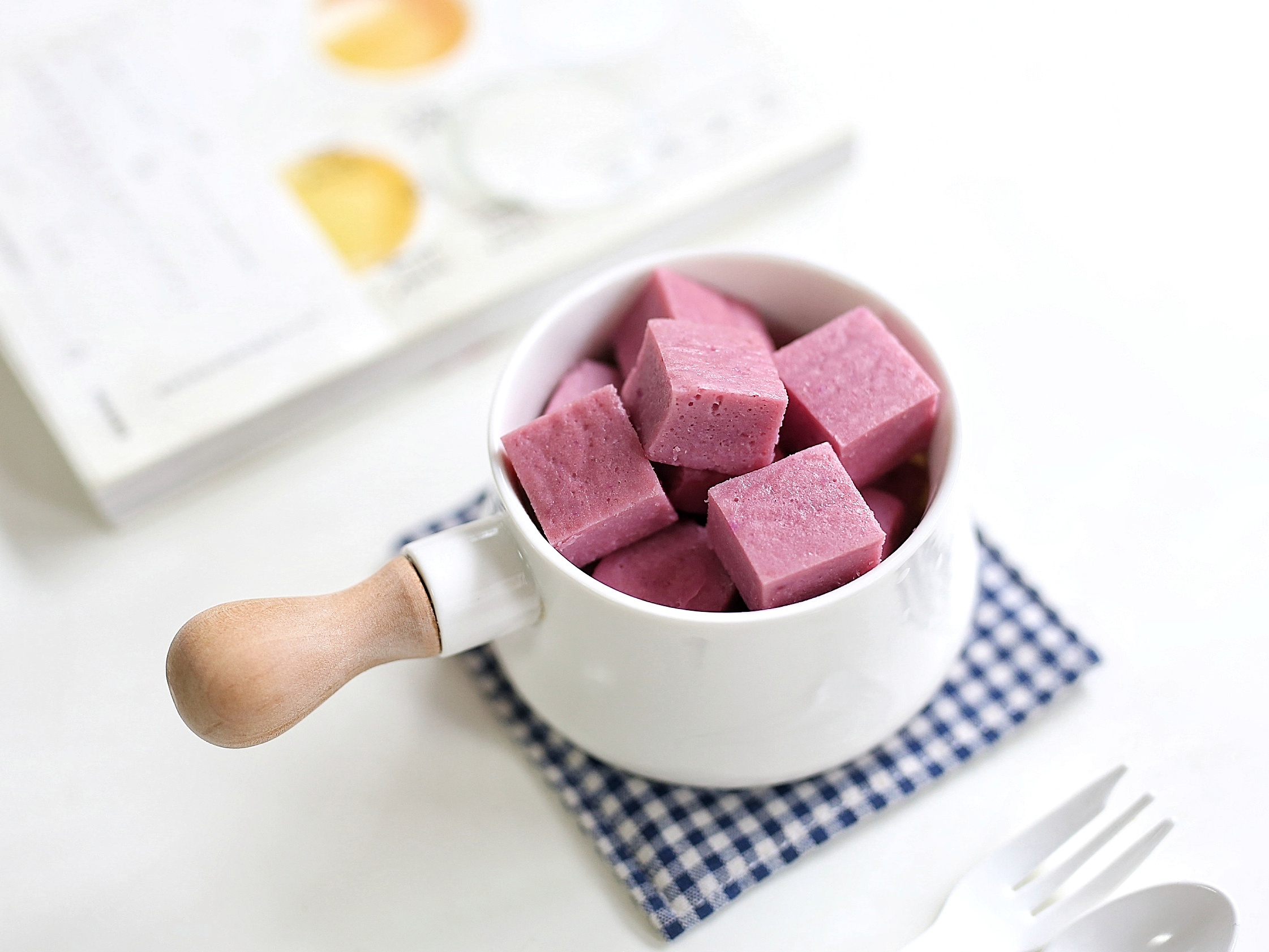 不用烤箱做蛋糕最简单的做法,不用烤箱也能做蛋糕做法超级简单