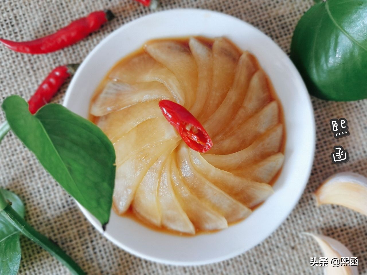 腌萝卜片用盐吗,腌萝卜片用陈醋行不行