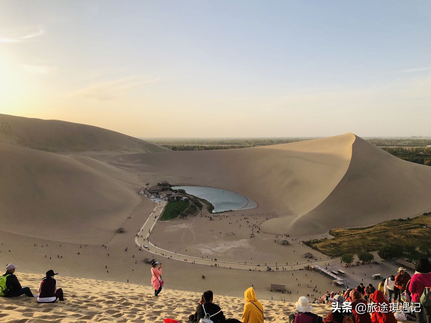 沙漠奇观月牙泉,敦煌月牙泉沙漠视频