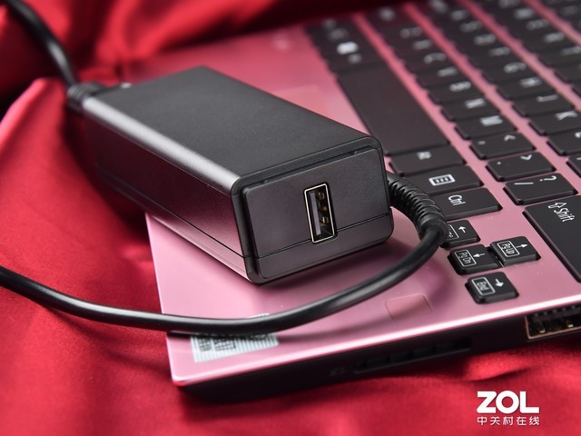 899g机身强塞六核酷睿VAIOSX12评测