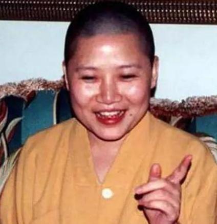 李娜为什么会被遁入空门,李娜是因为谁失恋而出家的