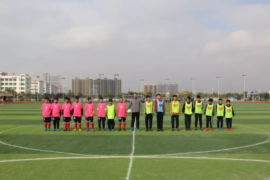 定边县东关小学足球队比赛视频,榆林市定边县第三中学足球联赛