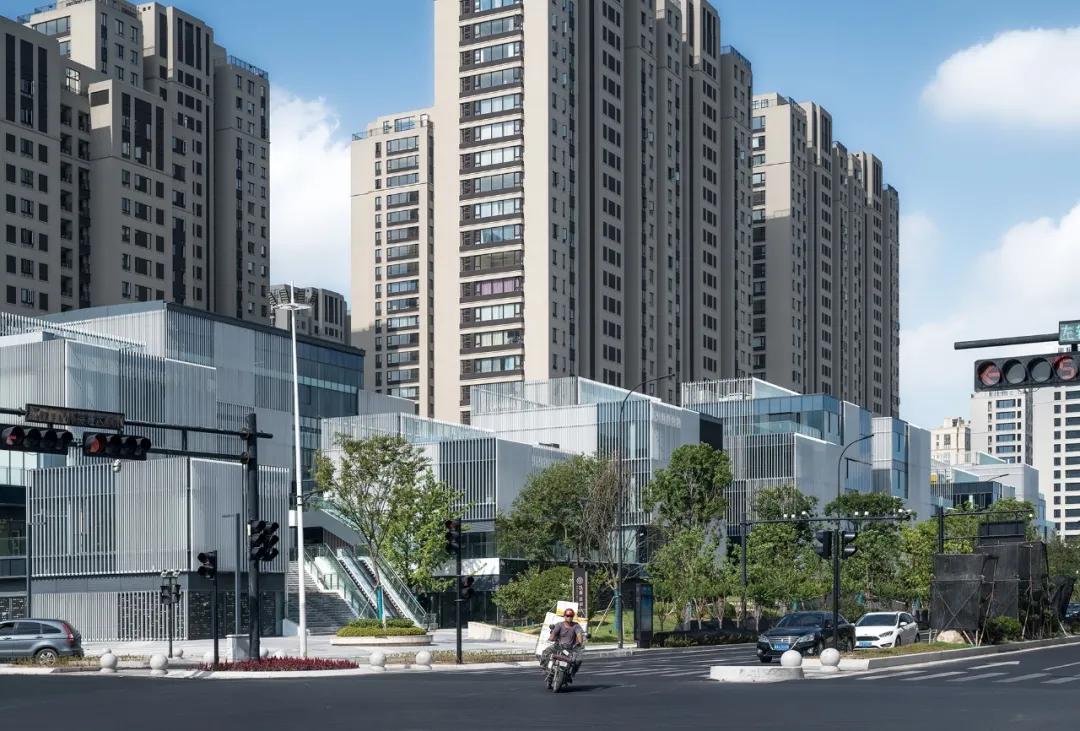 商业街与独栋商业的结合——立方长廊|CLOUArchitects