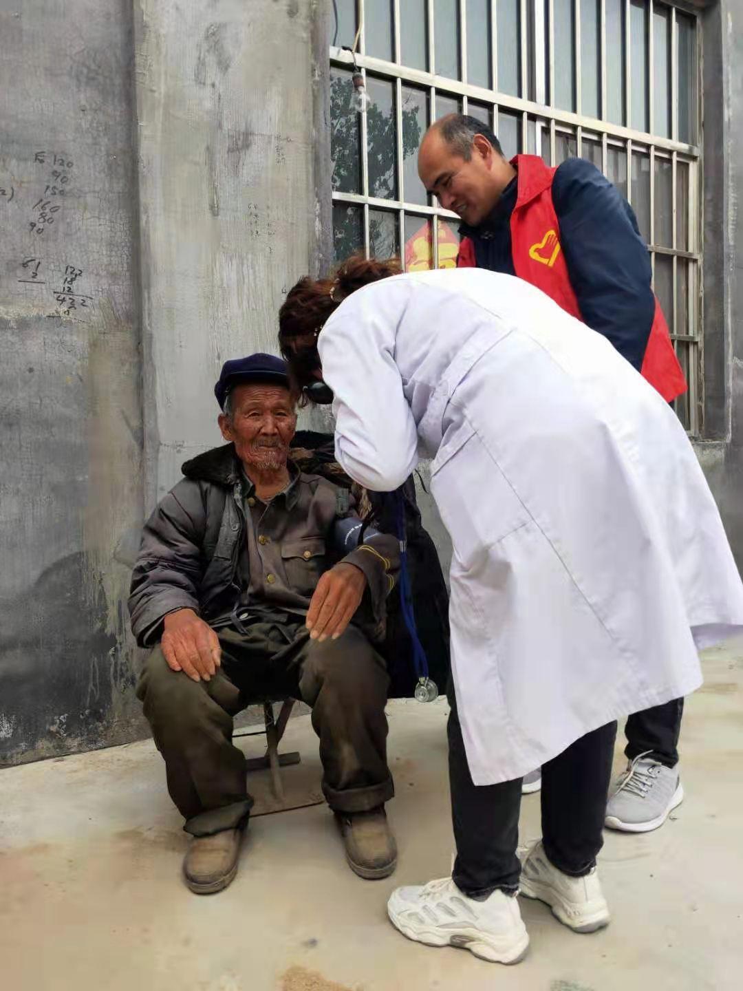 4月党员志愿服务活动,4月份党员开展志愿服务活动内容