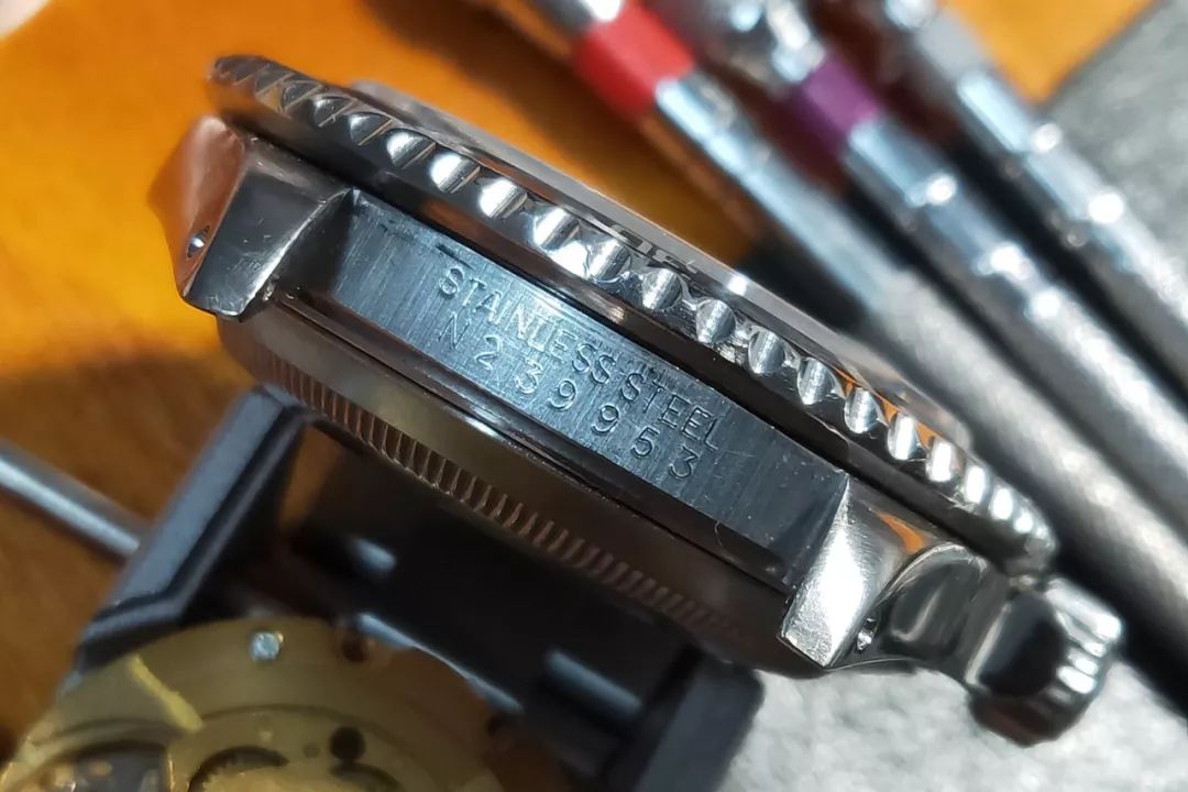 买的二手劳力士可以去劳服保养吗,劳力士专柜把表寄回劳服可靠吗