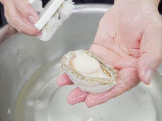 小心“充水鲍鱼”！新鲜鲍鱼，怎么洗才算干净？
