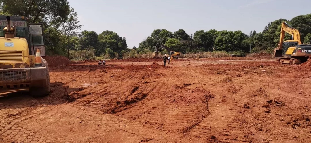新建足球场现状,最新足球场建设规划图