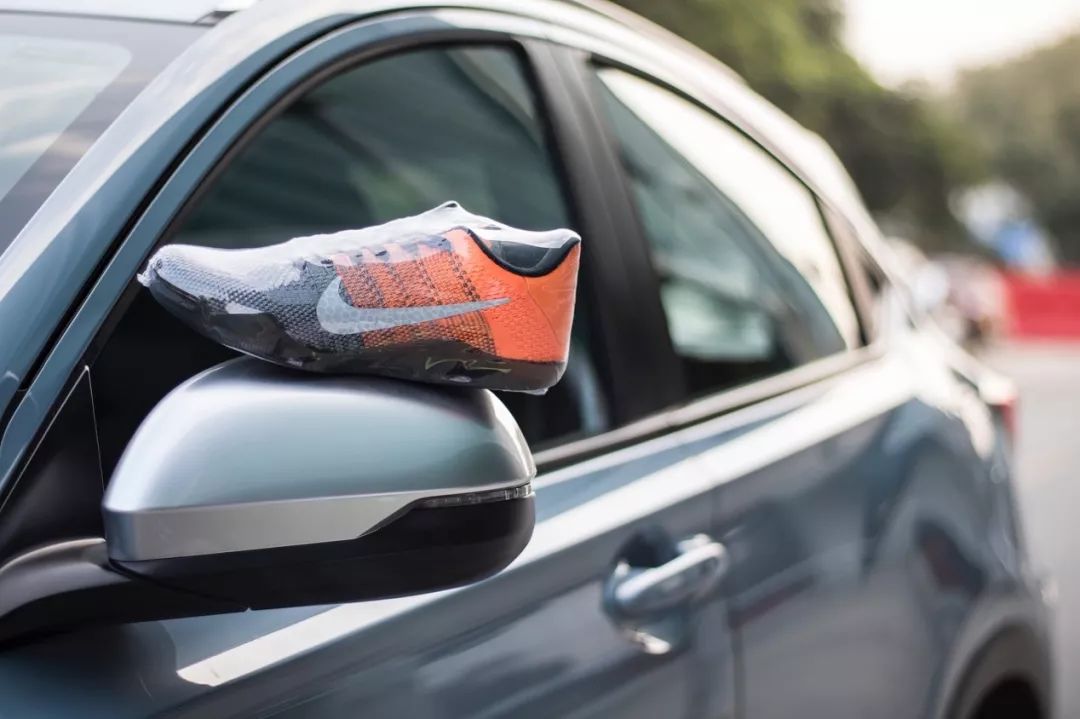 潮鞋与潮车是如此般配,90后年轻人就爱这一口