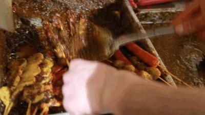 合肥麻辣串界扛把子！27年每天卖出6000+炸串，没有人能成功拒绝