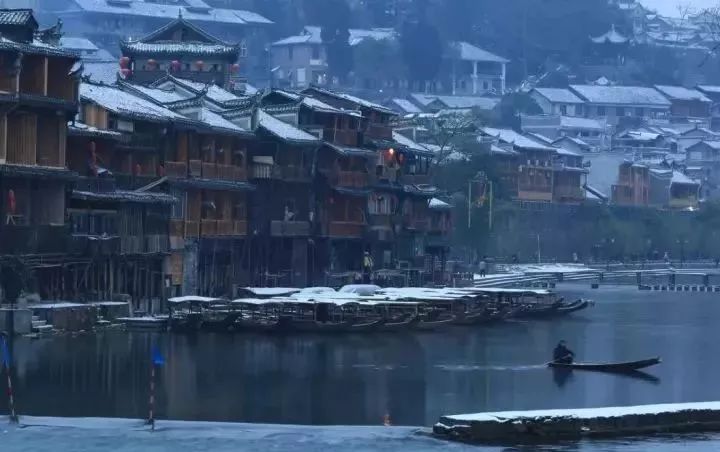 冬天情侣去哪里旅游最适合,适合情侣两三天的短途冬日旅游