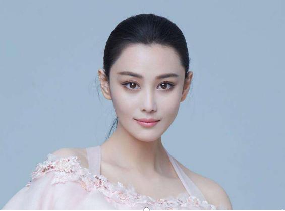 张馨予家柜子倒塌,张馨予衣柜倒塌视频