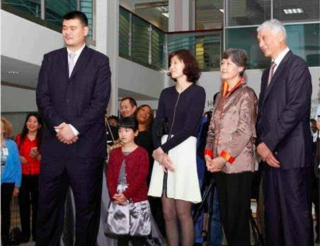 新生儿宝宝嘴巴闭不拢,新生宝宝嘴巴合不上