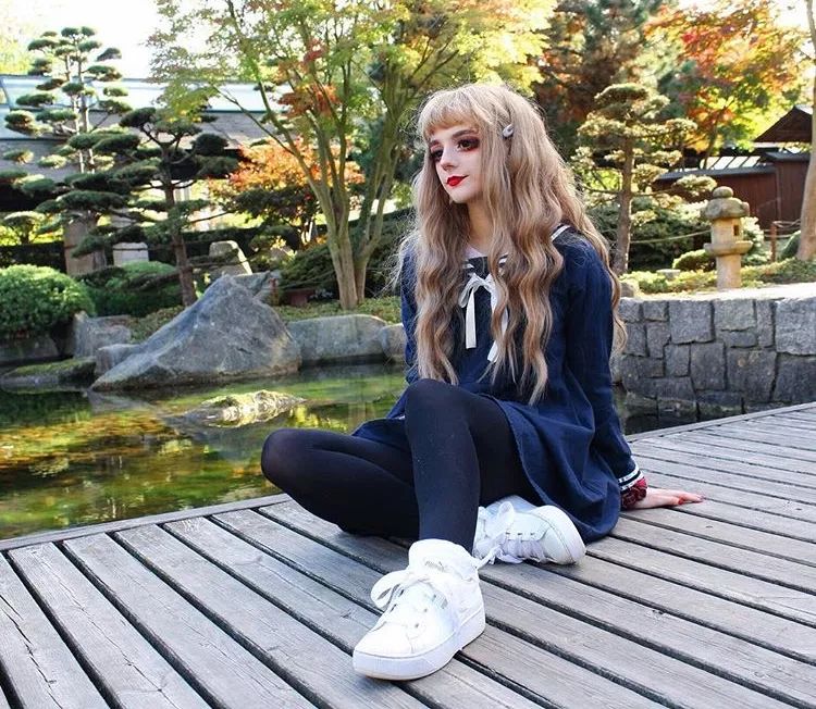 女孩酷似迪丽热巴！还是个日本JK制服爱好者