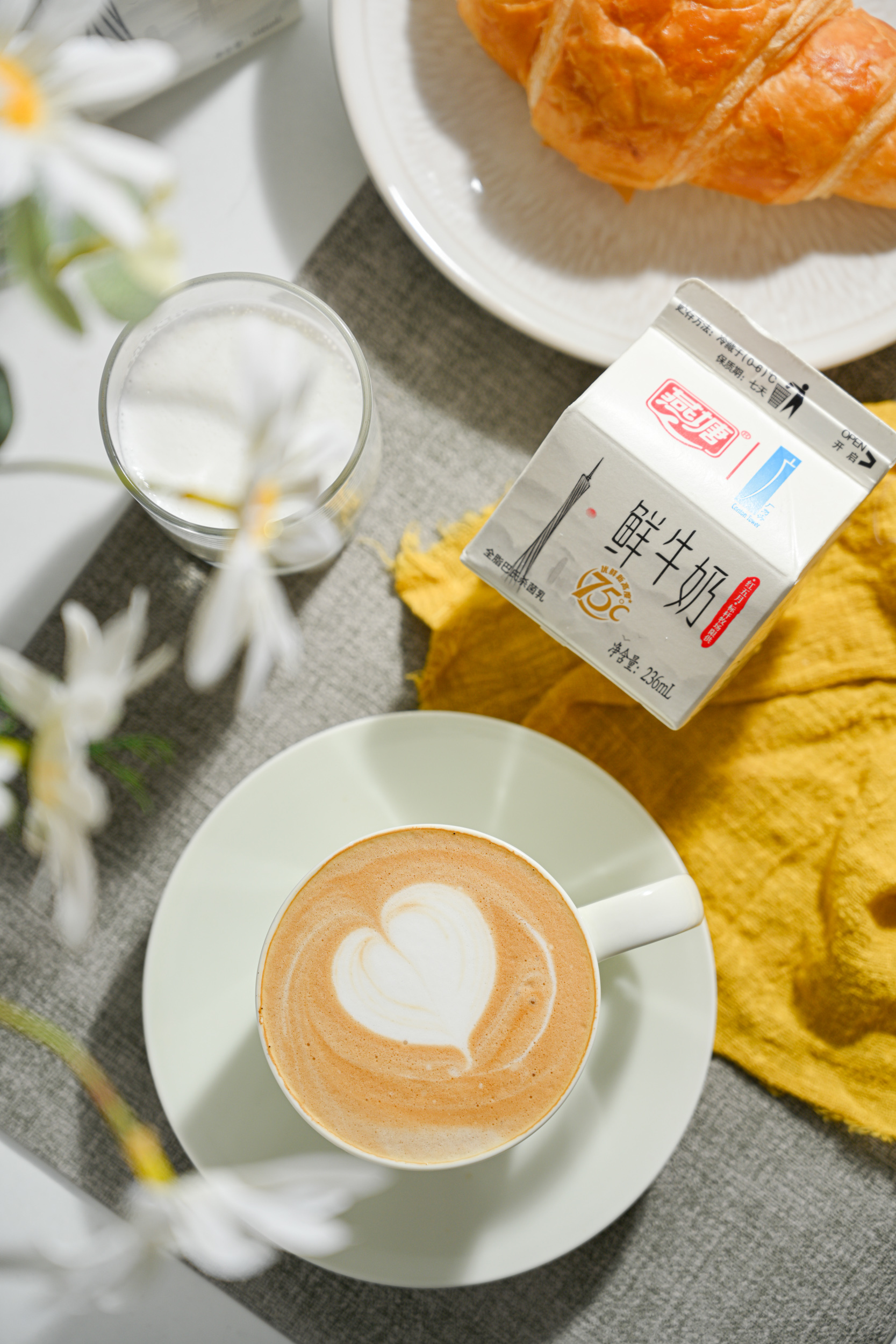 今时今日，连燕塘牛奶也有「小蛮腰」了？