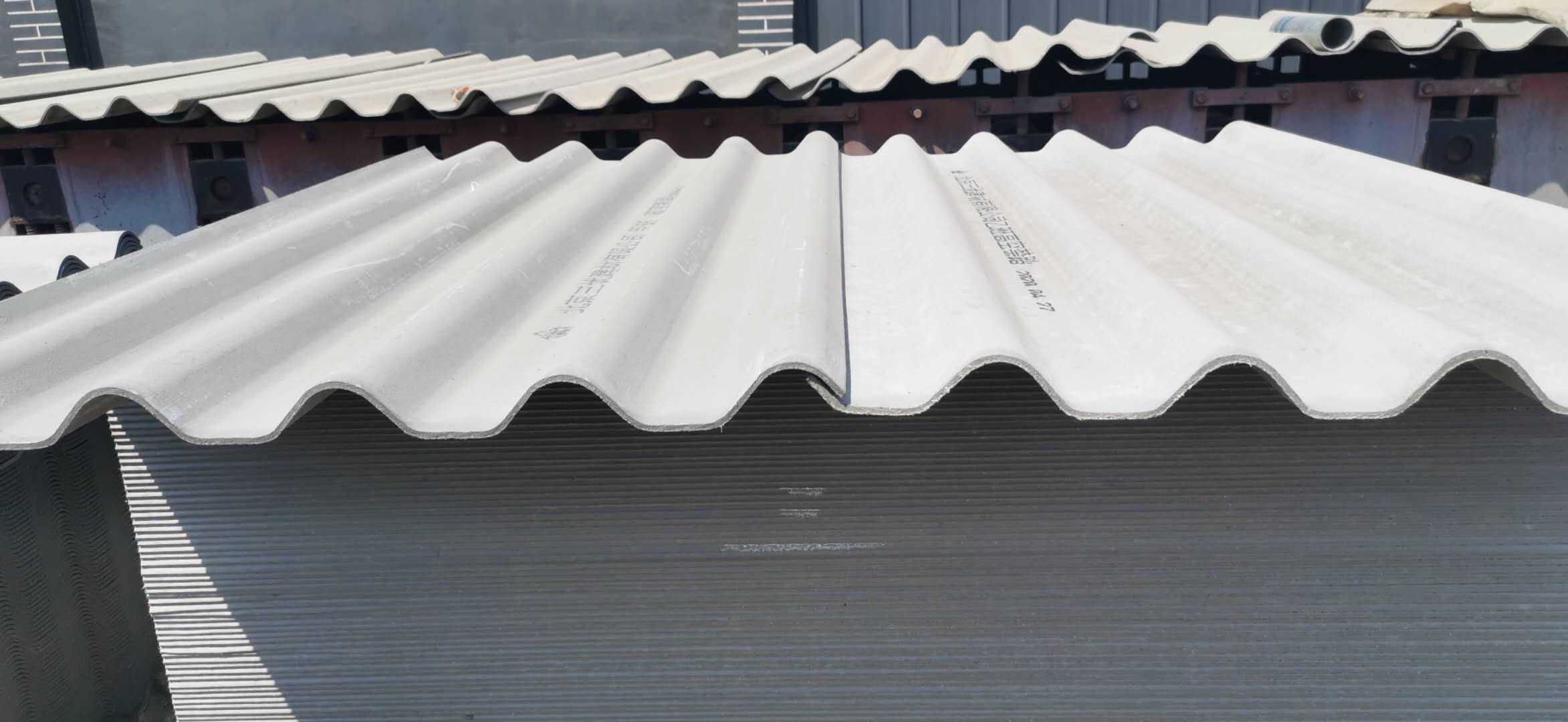 现在农村的石棉瓦有危害吗,石棉瓦盖房子有危害吗