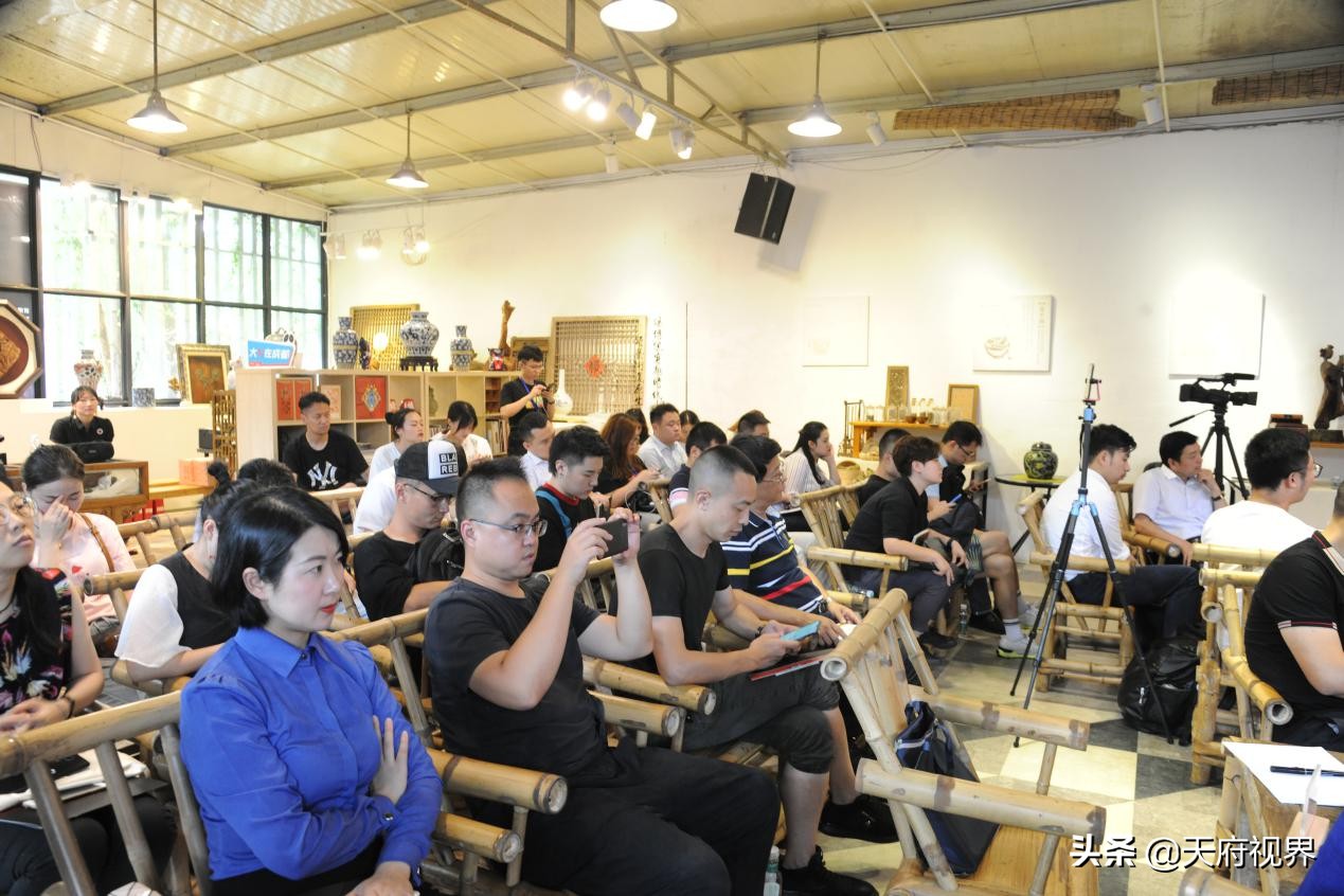 艺术与美食都不可或缺，超级红人节大V天艺村之行