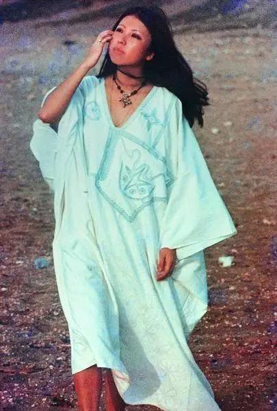 三毛自杀经历,三毛自杀之谜