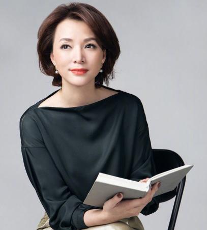 王嘉宁将取代董卿，加盟央视《挑战不可能》观察团，凭借的是什么