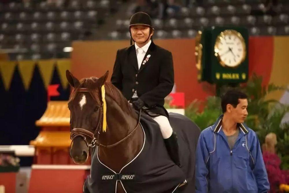 咏梅和栾树跳舞,栾树和咏梅合照