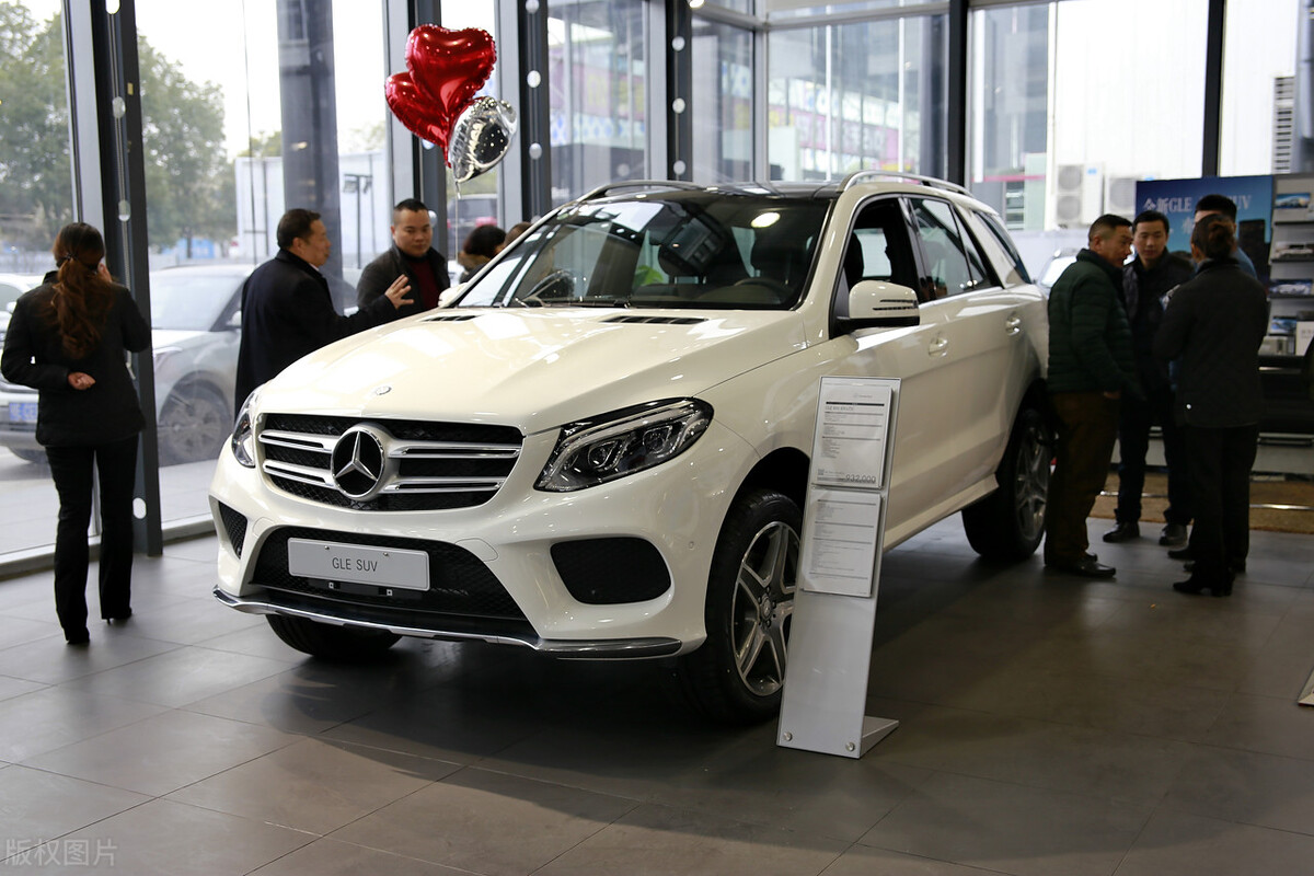 引擎盖下的4S店吃瓜指南