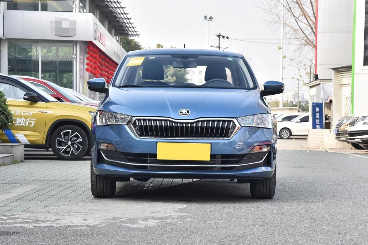 油耗低的车5万左右,油耗5.0左右的车