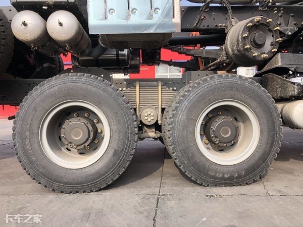 国六动力强劲车,国六解放j6p牵引车自重