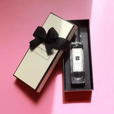 适合20岁女生的巴宝莉香水有哪些 (香奈儿邂逅香水哪个适合20岁女生)