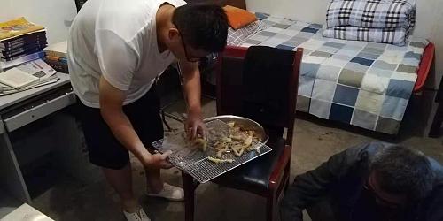 省委选调生铜川当第一书记，村民说他“想钱想疯了”