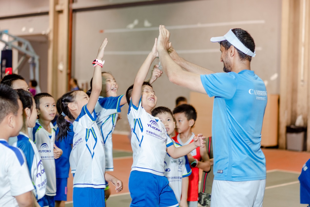 圆梦世界杯足球队,圆梦校园足球