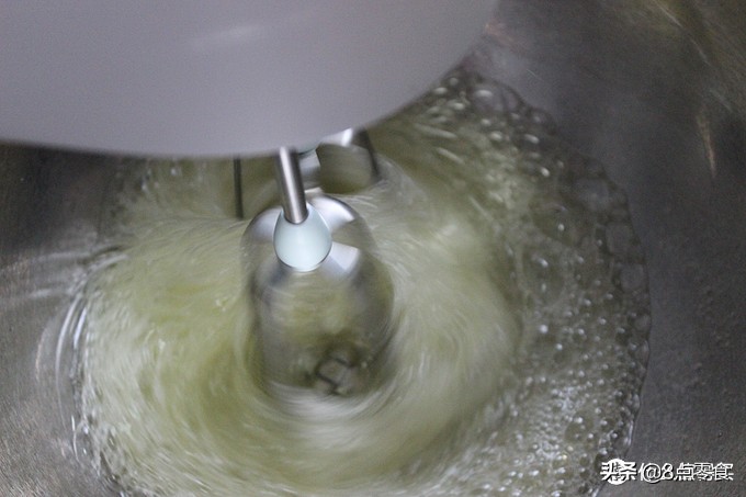 轻松玩烘焙想吃红遍四海八荒的肉松小贝可是又不想排队，自己做