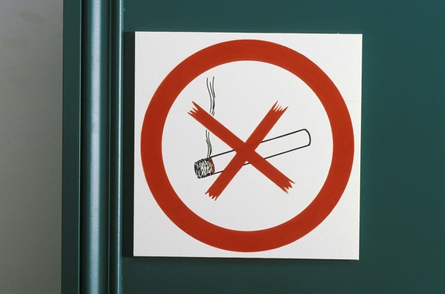 为什么吸烟有害健康还要生产烟呢 (既然吸烟有害健康为什么还要造烟)