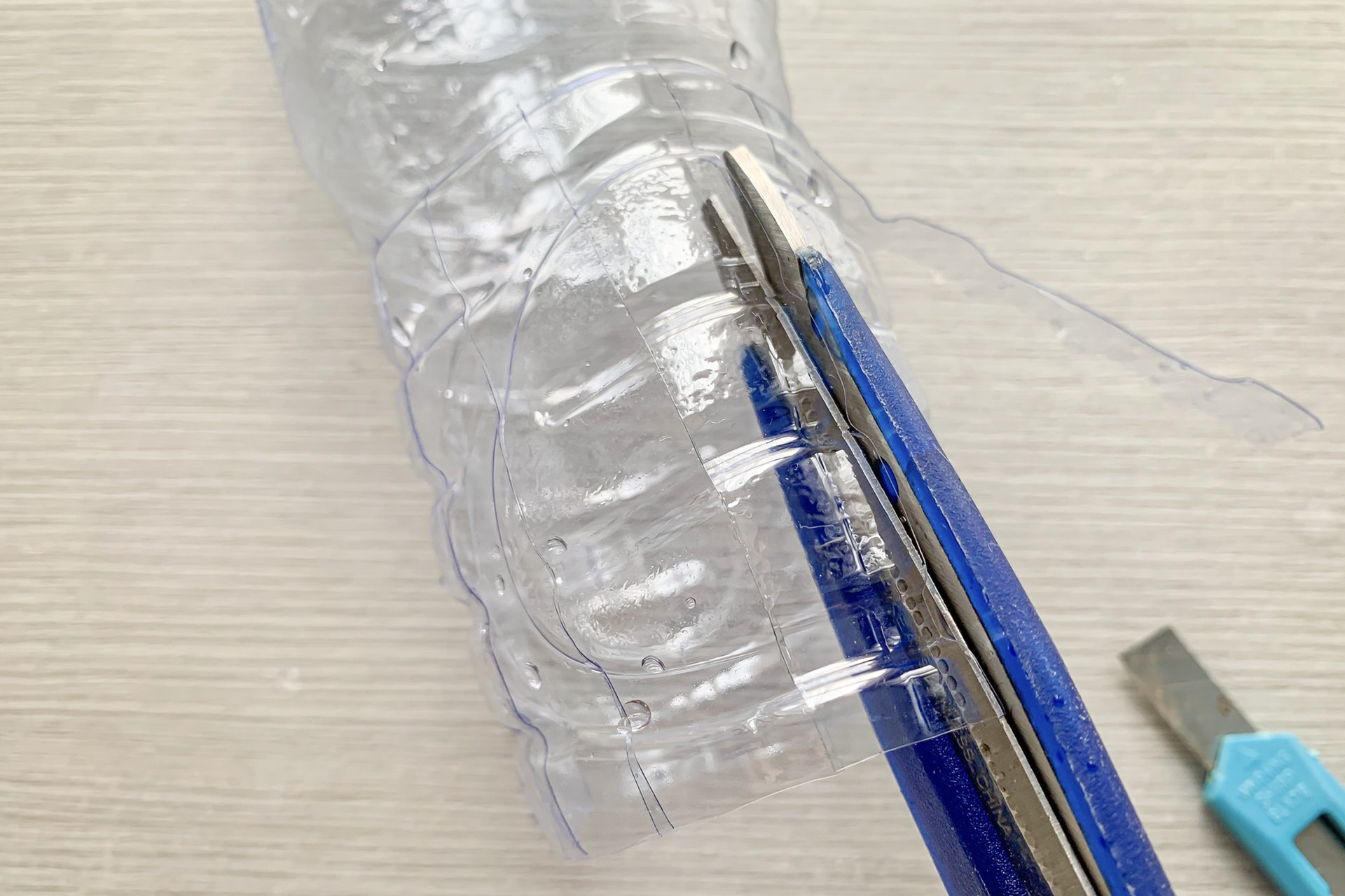 自制打蛋神器教程,用塑料杯做打蛋神器